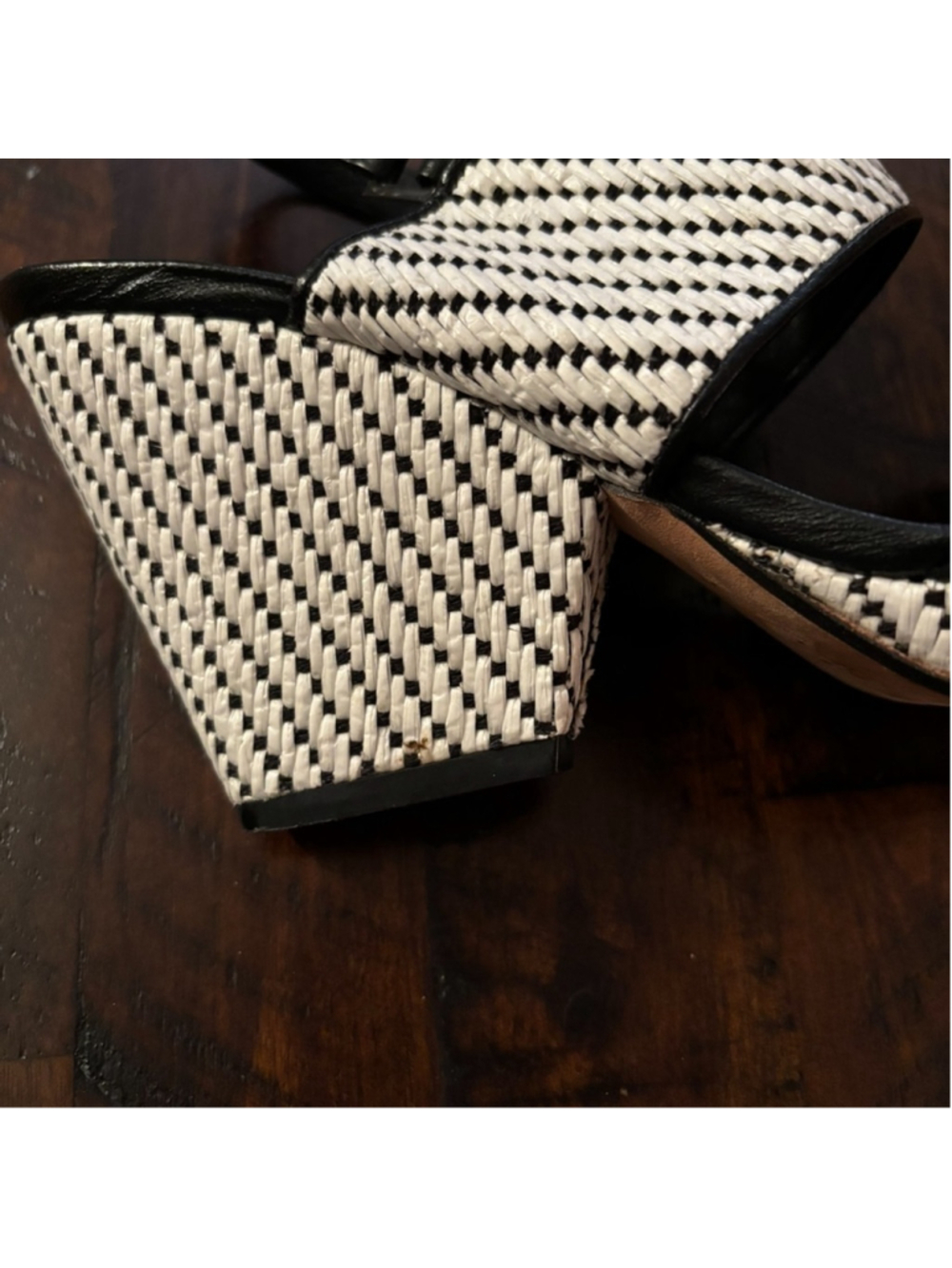 JOHNSON & MURPHY HIGH HEELED SANDALS BLACK AND WHITE EXCELLENT CONDITION 7 1/2 M - Picture 5 of 7